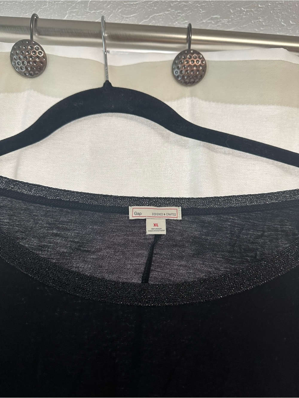 GAP Black Long-Sleeve Scoop Neck Tee Size XL - Picture 2 of 5